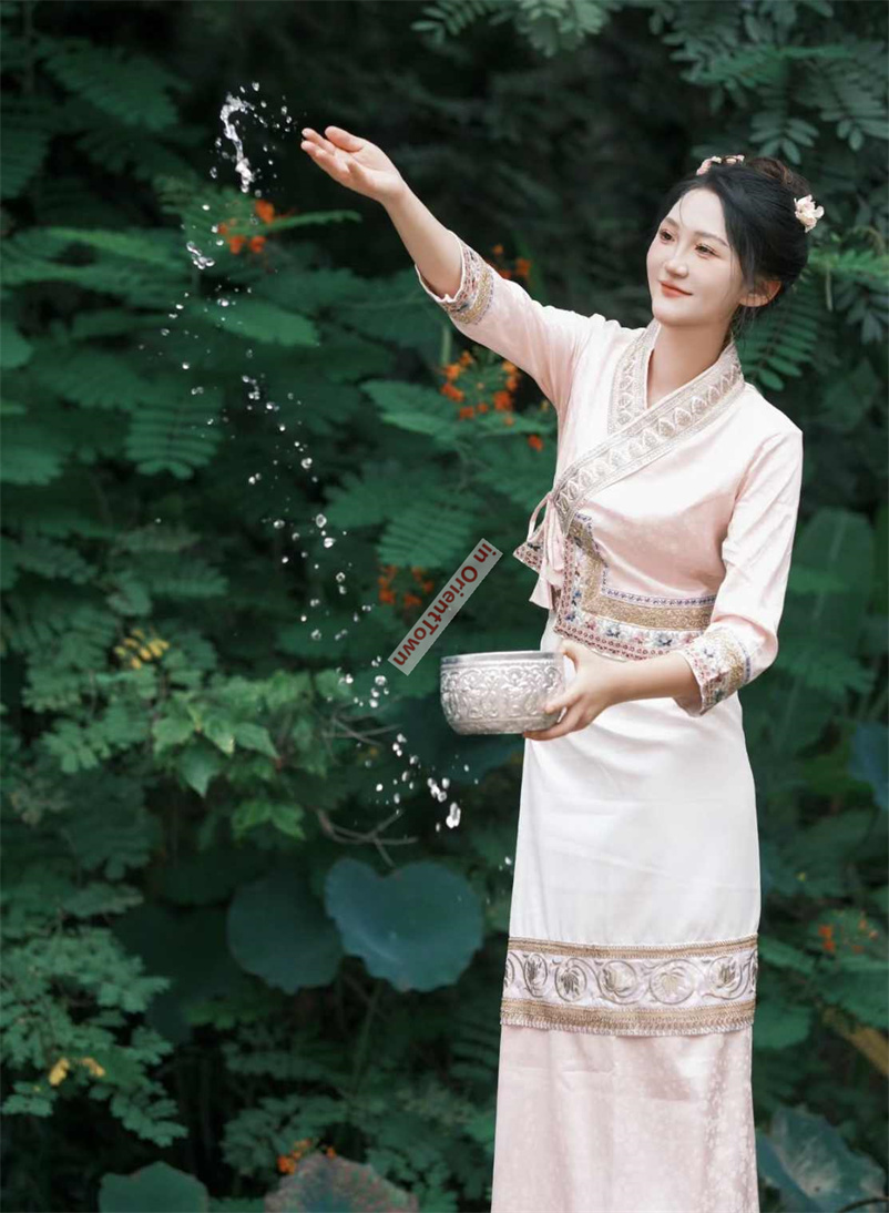 Yunnan Xishuangbanna Dai Tradi - Embroidery Effect incelemesi ve fiyatı